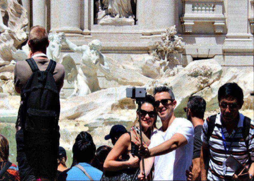 36 hours in Rome: Selfie Sticks, Piss Puddles and Free Fiestas