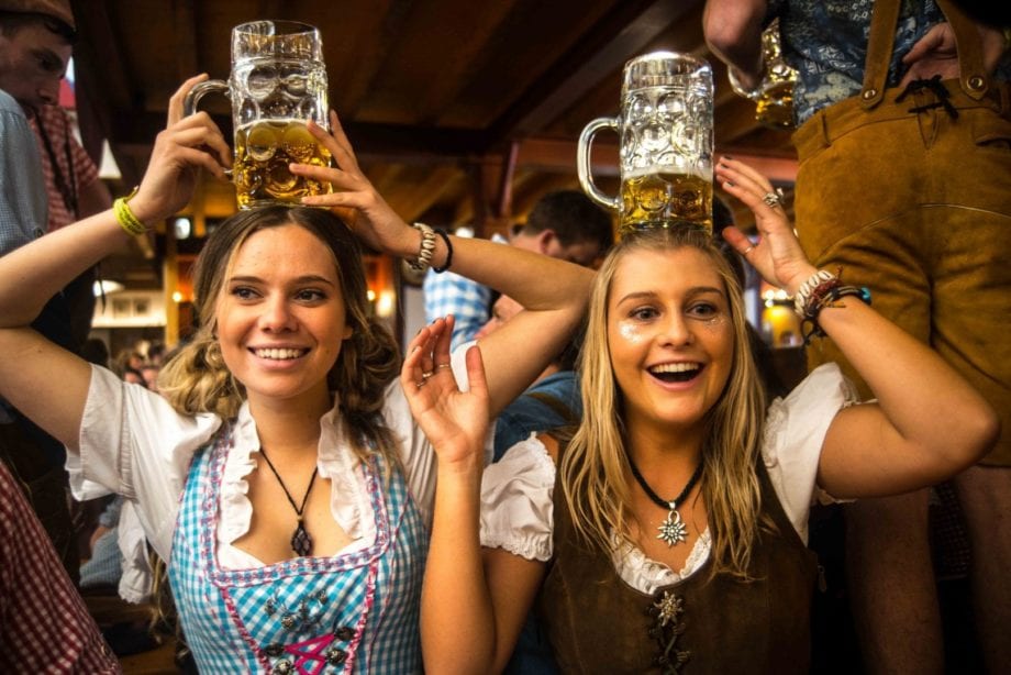 BREAKING: Oktoberfest Boss říká, že událost 2021 JE ZAPNUTÁ!